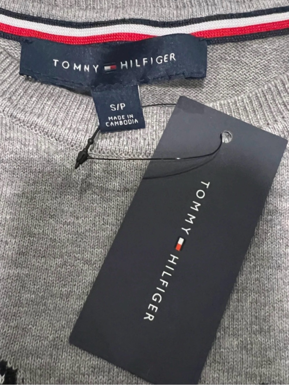 NWT Tommy Hilfiger Gray Terrier Crewneck Sweater - Size Small - Picture 3 of 4